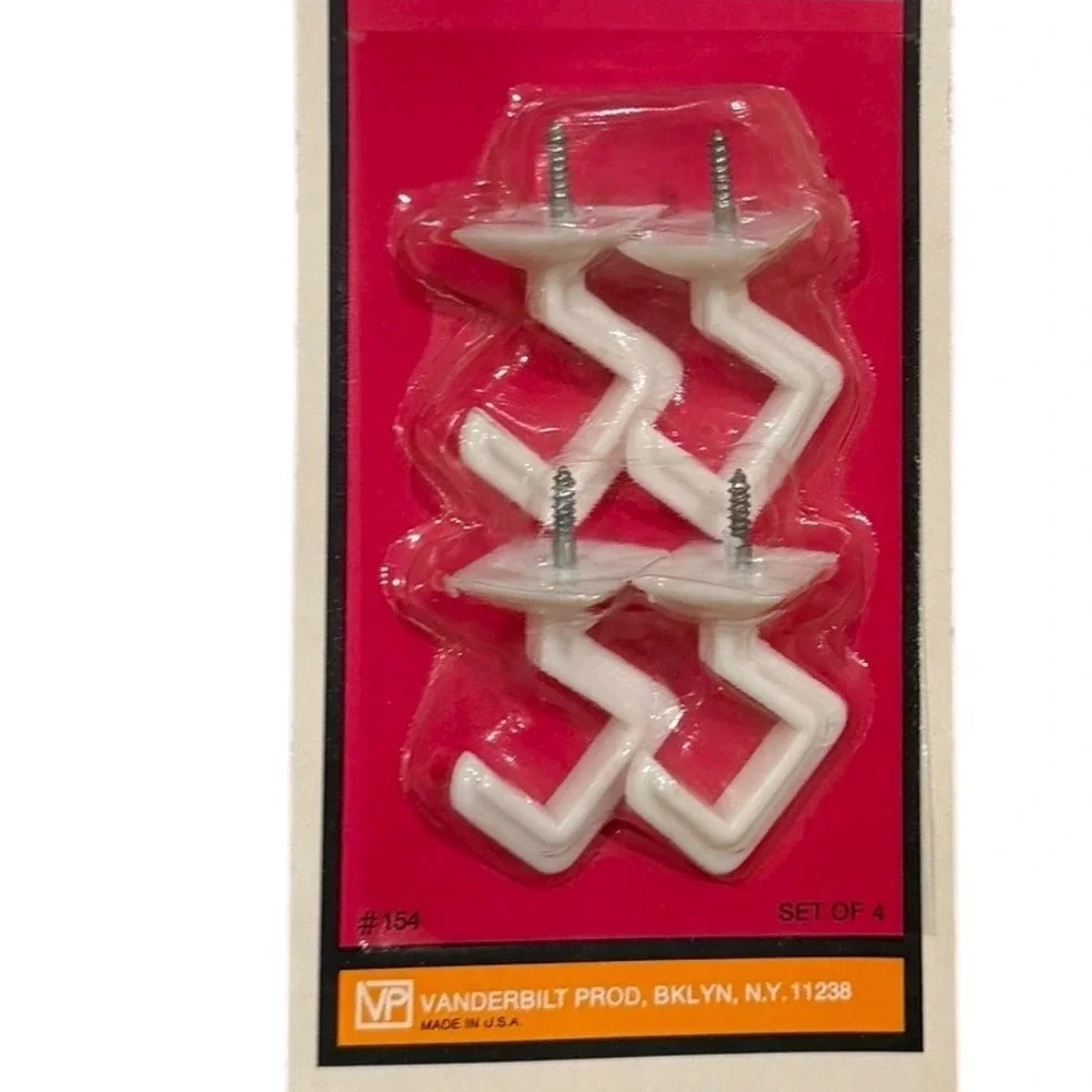 Vtg New Hooks USA Mugs Set of 4 White Plastic Ceiling Shelf Cabinet‎ Hangers 70s